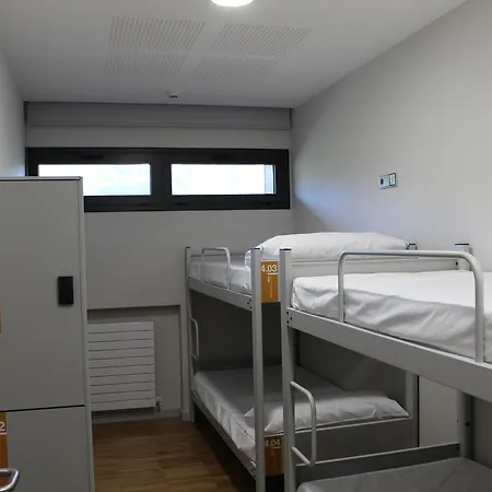 Arantzazu Aterpetxea אכסניה *