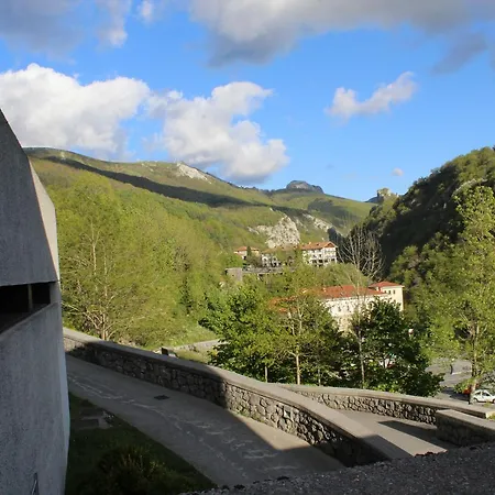 Arantzazu Aterpetxea Oñate